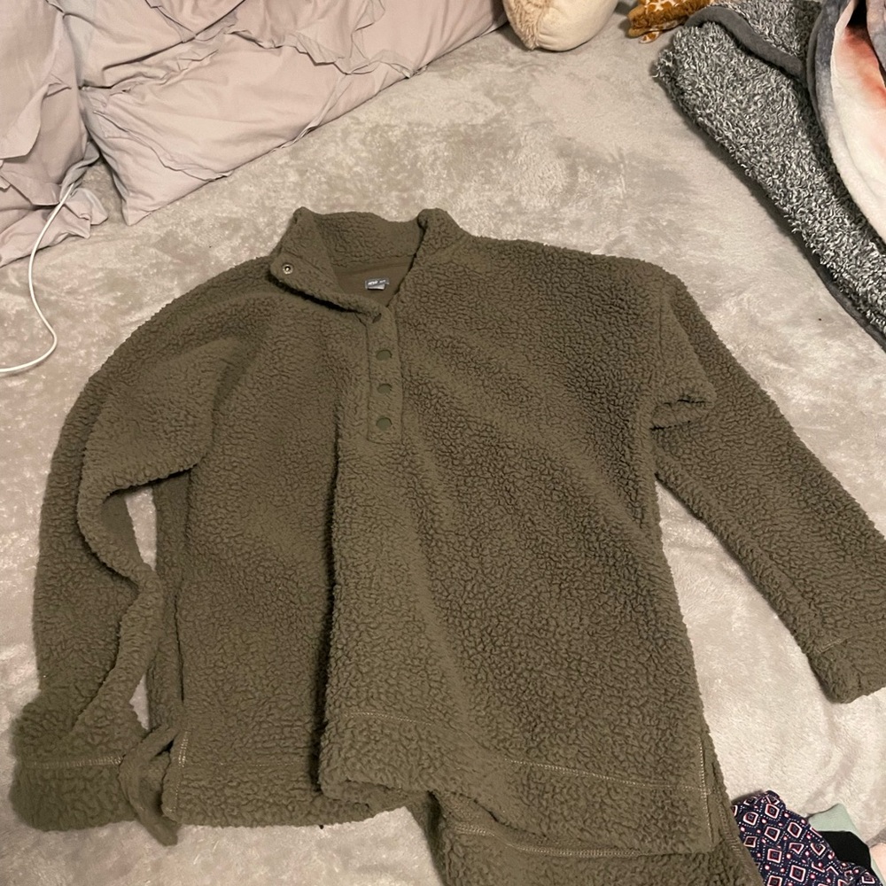 sweater shirt